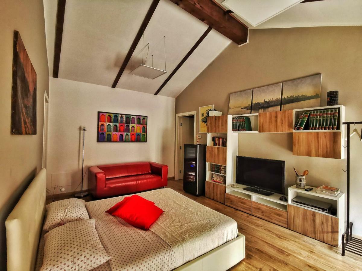 Regis B&B Appartamenti Centro Storico Chivasso Eksteriør billede